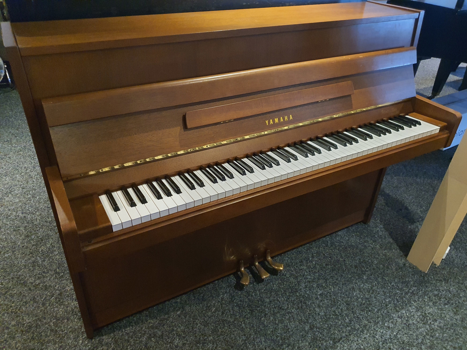 Sloot Pianoservice: Yamaha M1 108